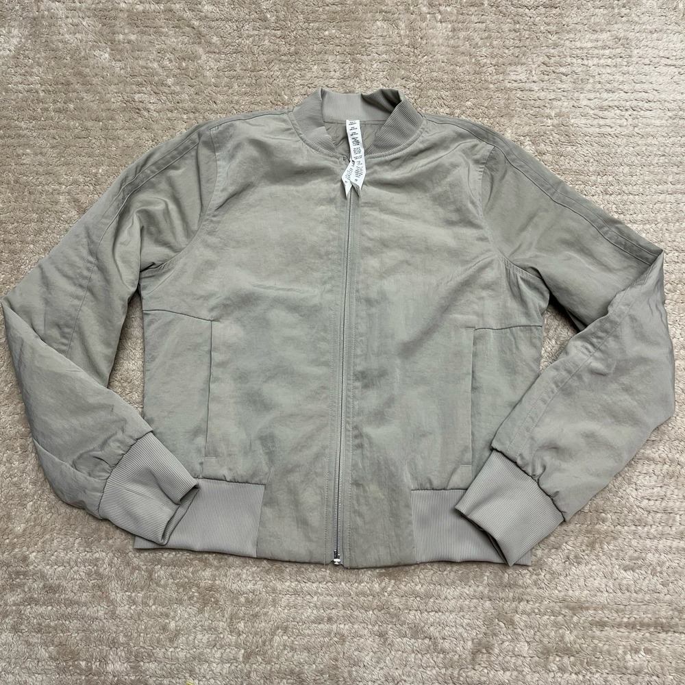 Lululemon size 4 Women's Non-Stop Reversible Cotton Bomber in the color linen